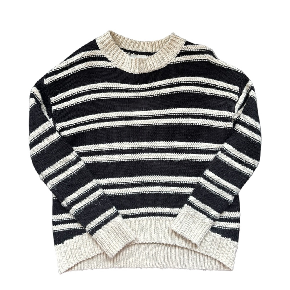 H&M cute Knit black and white striped aesthetic sweater sweatshirt